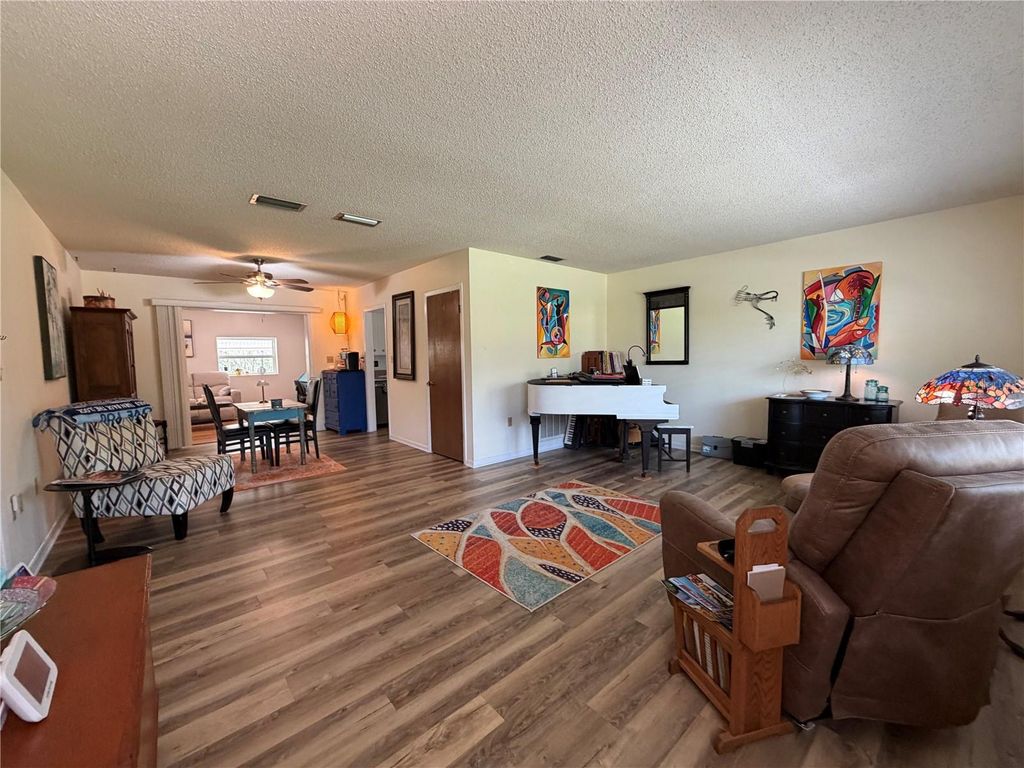 Image 8 of property listing at 4500 SW FRESHWATER COURT, Dunnellon, FL 34431