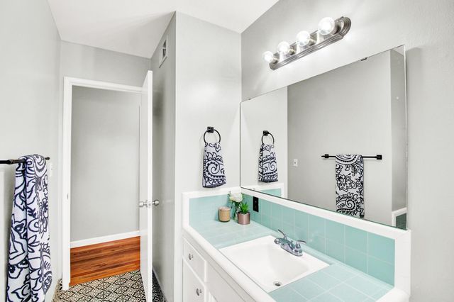 1530 Morene Way, Modesto, CA 95355