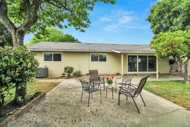 1530 Morene Way, Modesto, CA 95355