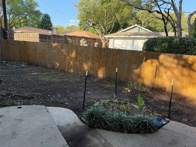 231 Larry Drive, Duncanville, TX 75137