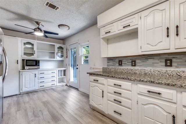 231 Larry Drive, Duncanville, TX 75137