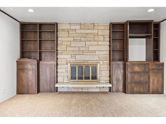 620 Nw QUEENS Ct, Hillsboro, OR 97124