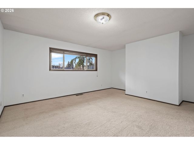 620 Nw QUEENS Ct, Hillsboro, OR 97124