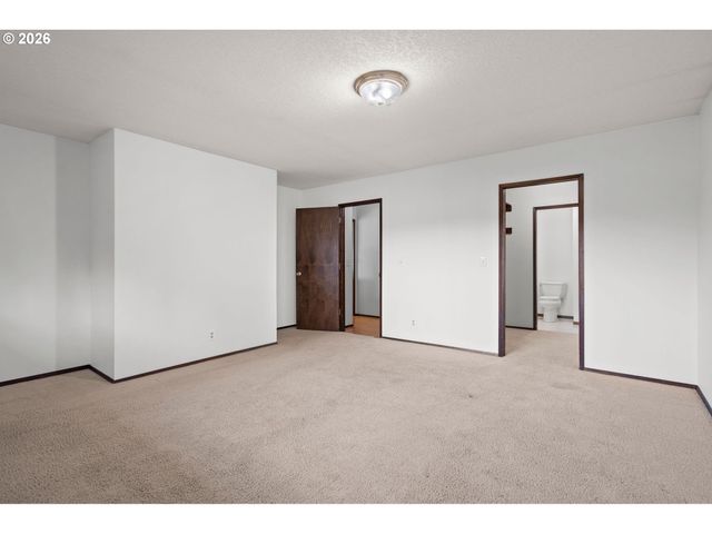 620 Nw QUEENS Ct, Hillsboro, OR 97124