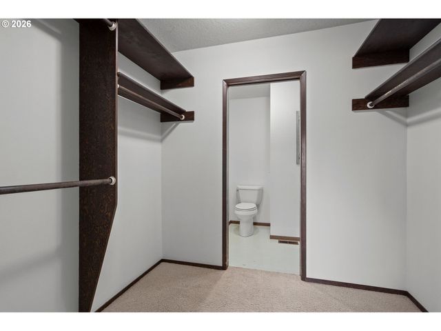 620 Nw QUEENS Ct, Hillsboro, OR 97124