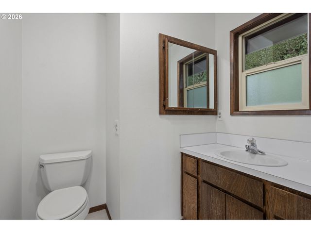 620 Nw QUEENS Ct, Hillsboro, OR 97124