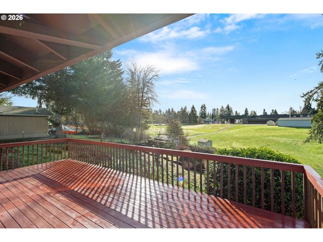 620 Nw QUEENS Ct, Hillsboro, OR 97124