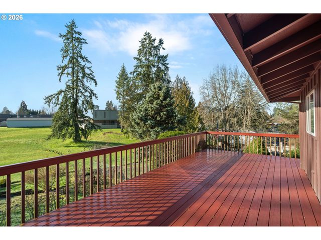 620 Nw QUEENS Ct, Hillsboro, OR 97124