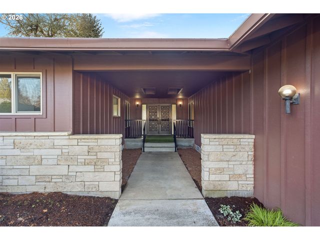 620 Nw QUEENS Ct, Hillsboro, OR 97124