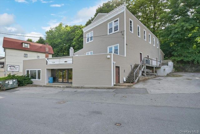 45 Columbia Avenue, Thornwood, NY 10594