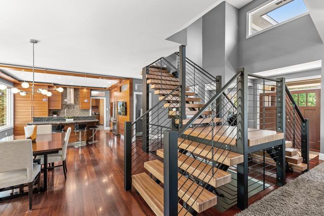 9200 Hearthstead Lane, Eden Prairie, MN 55347