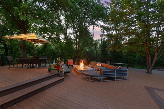 9200 Hearthstead Lane, Eden Prairie, MN 55347