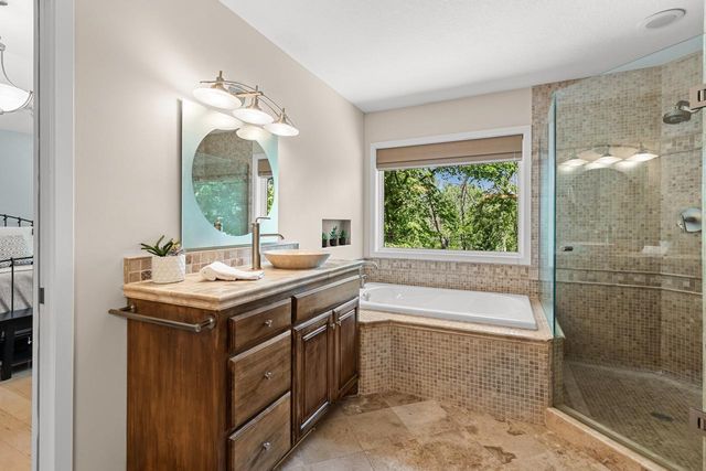 9200 Hearthstead Lane, Eden Prairie, MN 55347