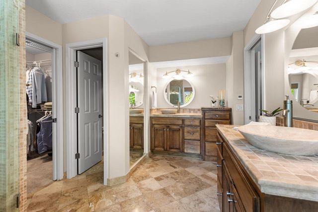 9200 Hearthstead Lane, Eden Prairie, MN 55347