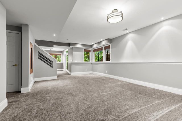 9200 Hearthstead Lane, Eden Prairie, MN 55347