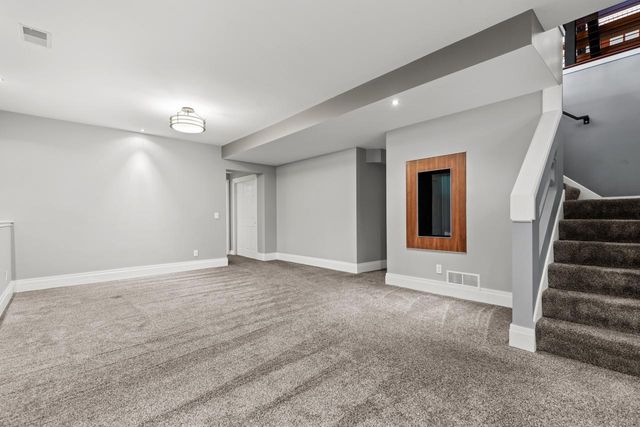 9200 Hearthstead Lane, Eden Prairie, MN 55347