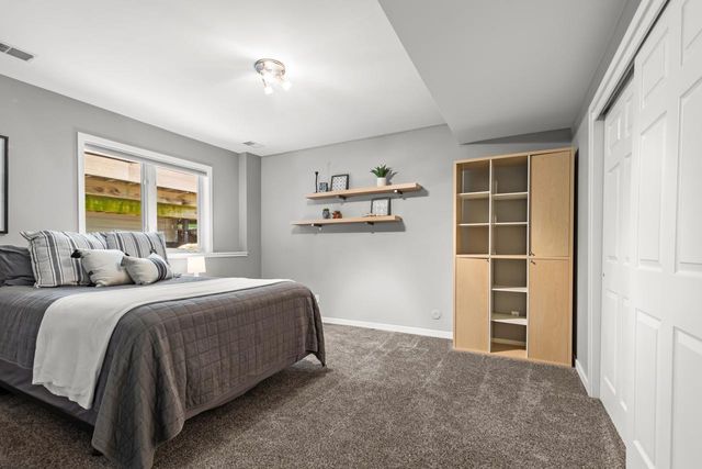 9200 Hearthstead Lane, Eden Prairie, MN 55347