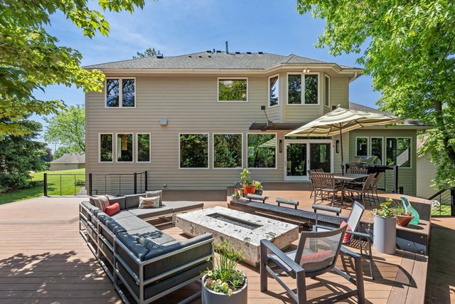 9200 Hearthstead Lane, Eden Prairie, MN 55347