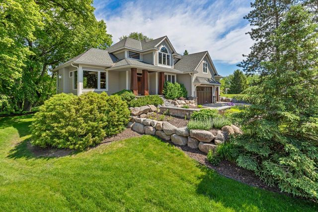 9200 Hearthstead Lane, Eden Prairie, MN 55347