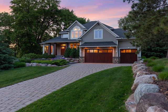 9200 Hearthstead Lane, Eden Prairie, MN 55347