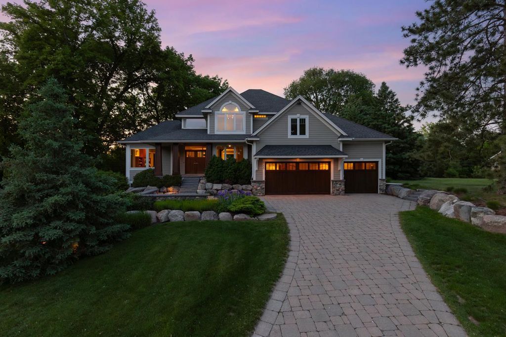 9200 Hearthstead Lane, Eden Prairie, MN 55347