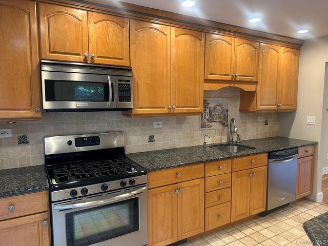 11 Royal Oak Drive, Huntington, NY 11743