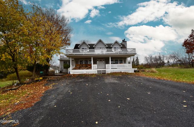 454-456 Vliet St Ext, Colonie, NY 12047