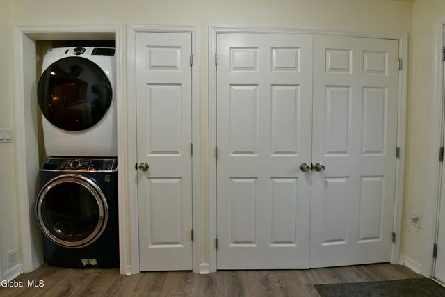 454-456 Vliet St Ext, Colonie, NY 12047