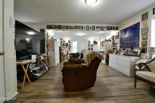 454-456 Vliet St Ext, Colonie, NY 12047