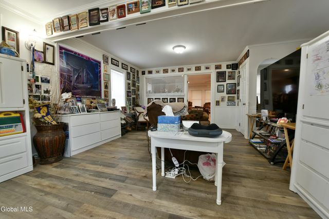 454-456 Vliet St Ext, Colonie, NY 12047