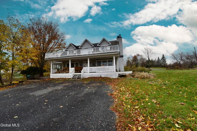 454-456 Vliet St Ext, Colonie, NY 12047