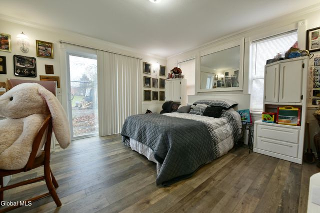 454-456 Vliet St Ext, Colonie, NY 12047