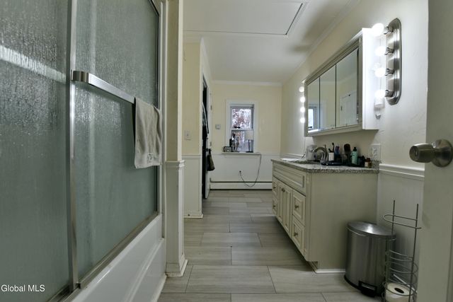 454-456 Vliet St Ext, Colonie, NY 12047