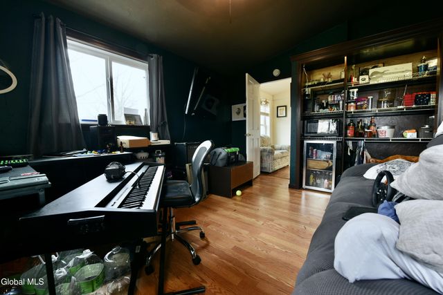 454-456 Vliet St Ext, Colonie, NY 12047