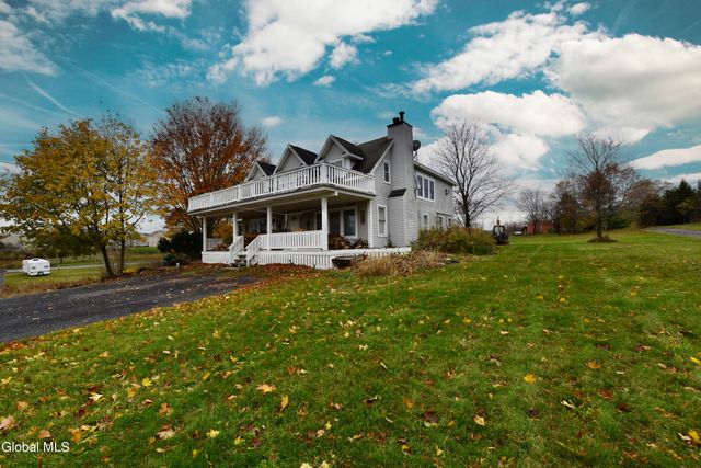 454-456 Vliet St Ext, Colonie, NY 12047