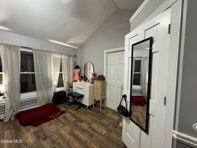 454-456 Vliet St Ext, Colonie, NY 12047