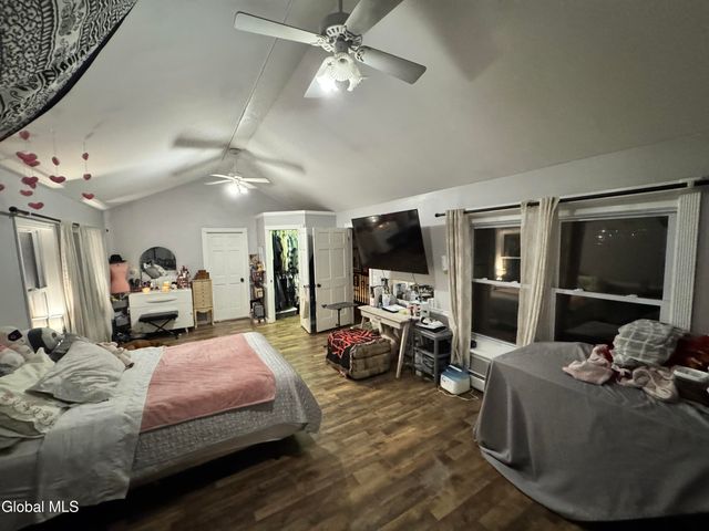 454-456 Vliet St Ext, Colonie, NY 12047