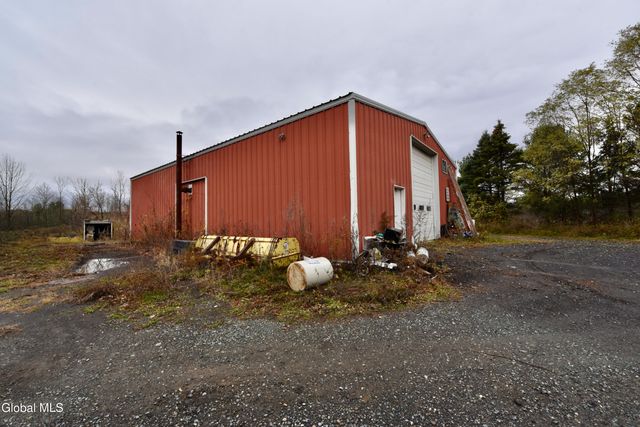 454-456 Vliet St Ext, Colonie, NY 12047