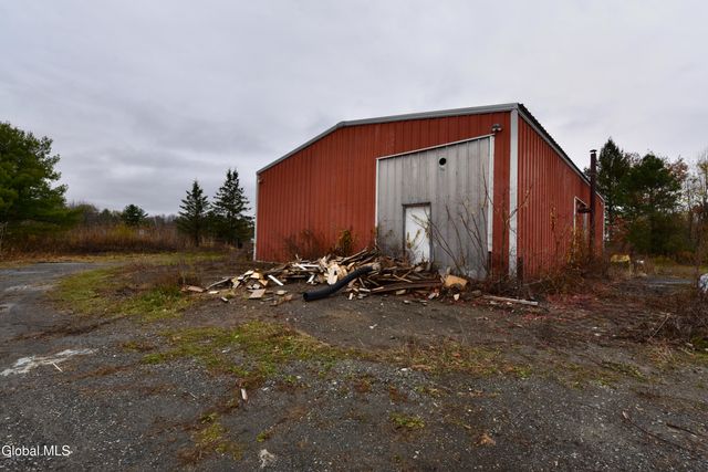 454-456 Vliet St Ext, Colonie, NY 12047