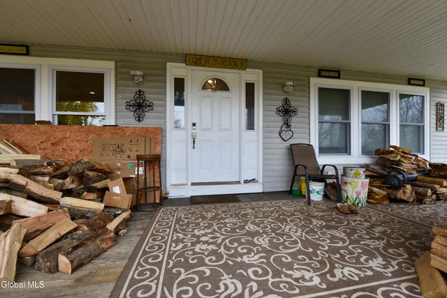 454-456 Vliet St Ext, Colonie, NY 12047