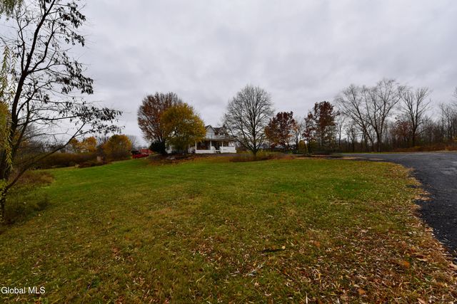 454-456 Vliet St Ext, Colonie, NY 12047