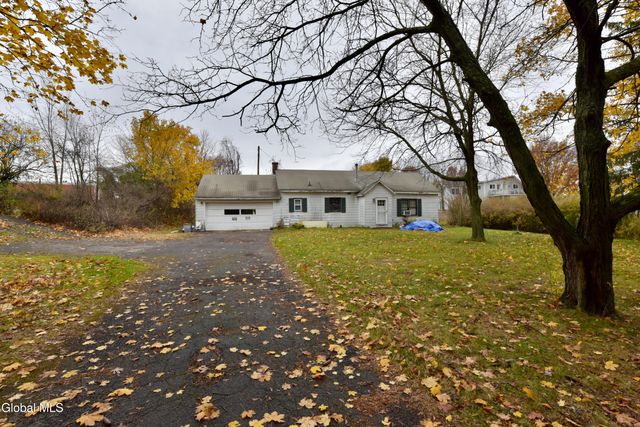 454-456 Vliet St Ext, Colonie, NY 12047