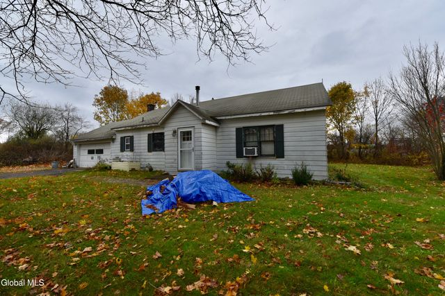 454-456 Vliet St Ext, Colonie, NY 12047