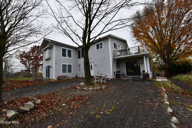 454-456 Vliet St Ext, Colonie, NY 12047