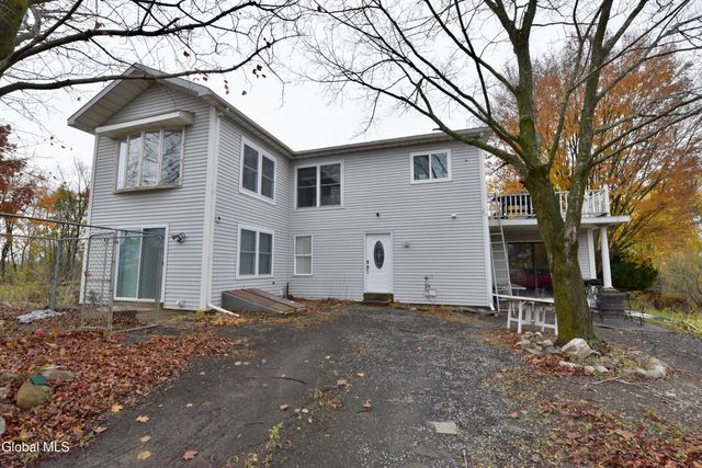 454-456 Vliet St Ext, Colonie, NY 12047