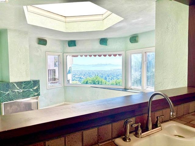 916 Cragmont Ave, Berkeley, CA 94708