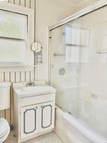 916 Cragmont Ave, Berkeley, CA 94708