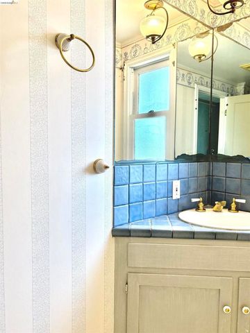 916 Cragmont Ave, Berkeley, CA 94708