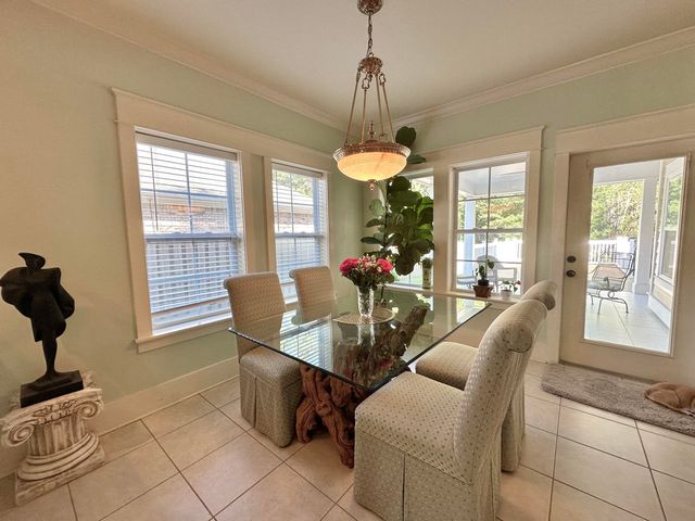 786 Symphony Way, Freeport, FL 32439