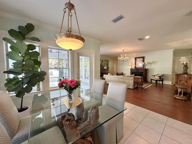 786 Symphony Way, Freeport, FL 32439